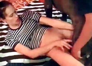 Huge dog offers its shaft for a skinny bitch to enjoy zoo fucking action